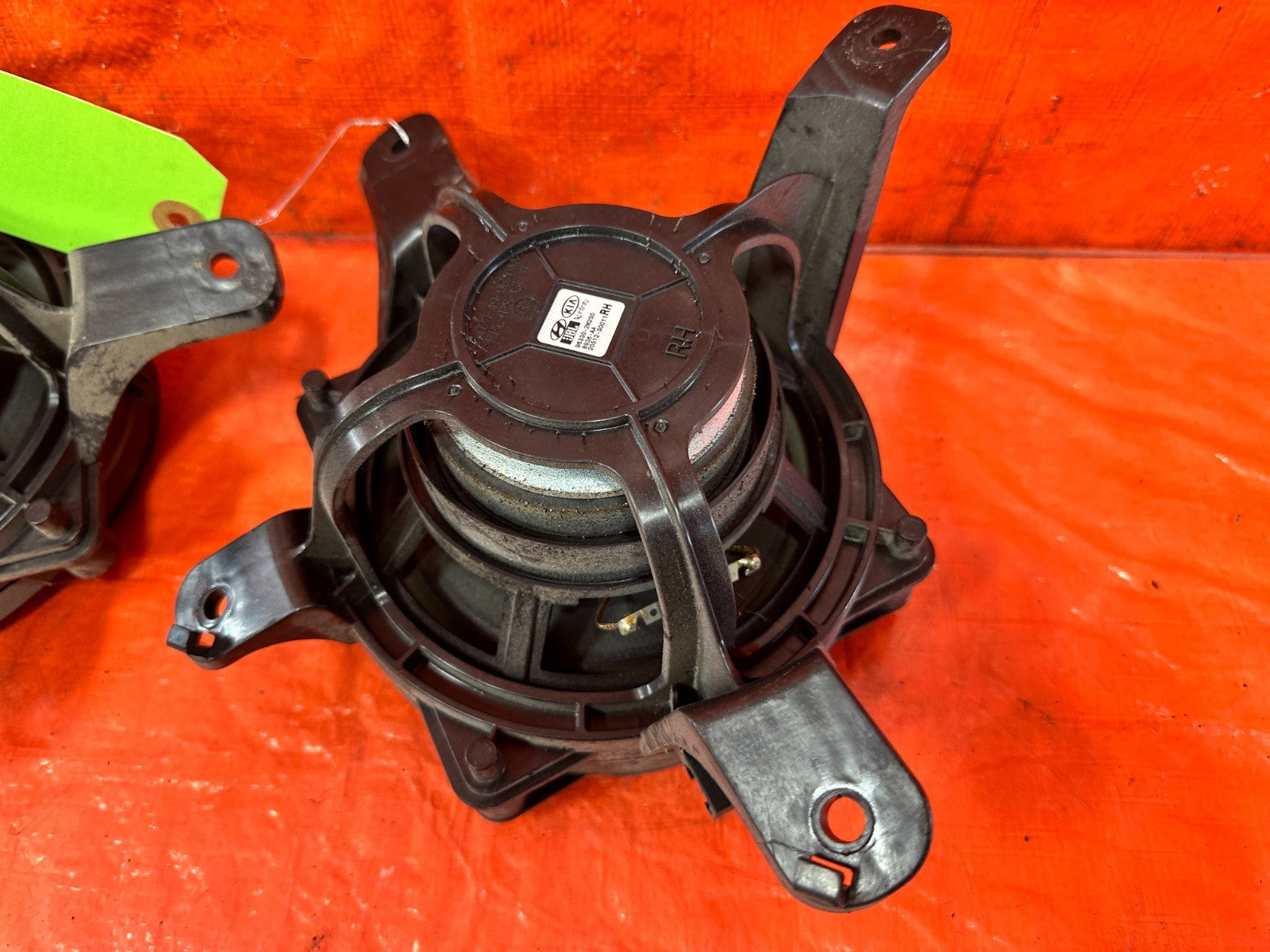 10 16 HYUNDAI GENESIS COUPE   REAR SPEAKER SET LEFT & RIGHT SPEAKERS   OEM 2994