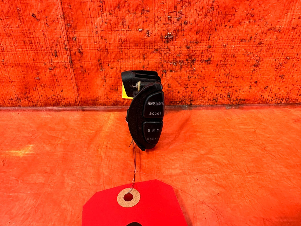 92 95 HONDA CIVIC   2D COUPE   STEERING WHEEL CRUISE CONTROL SWITCH OEM 3272