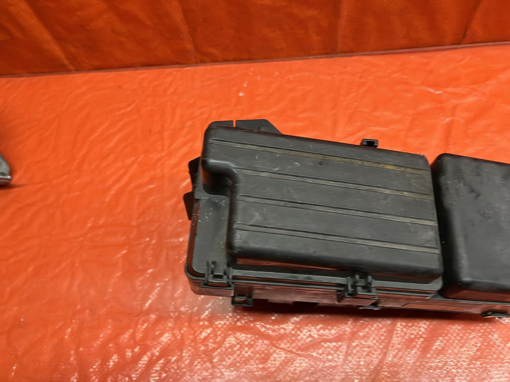 2005 05 ACURA TSX   EXTERIOR / ENGINE BAY   FUSE BOX PANEL   OEM FACTORY #156 3