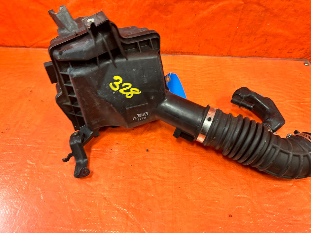 08 15 INFINITI G37 Q60 3.7L RIGHT PASSENGER AIR CLEANER INTAKE BOX TUBE #32910
