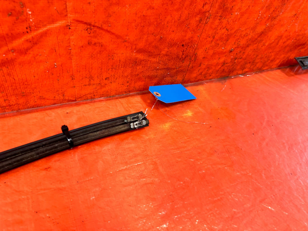 96 00 HONDA CIVIC COUPE   TOP OF THE ROOF WEATHER STRIP DRIP RETAINER TRIM OEM7