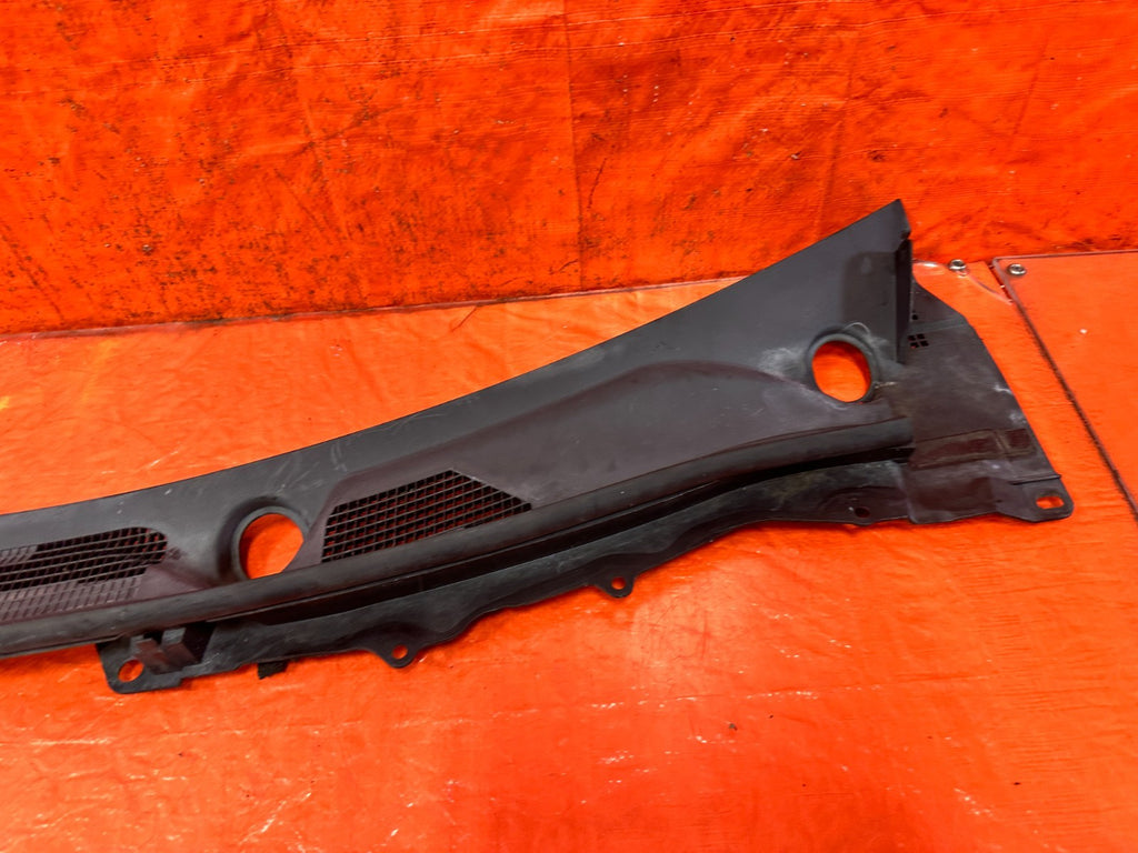 08 15 INFINITI G37 COUPE CONVERTIBLE WINDSHIELD WIPER COWL TRIM PLASTIC OEM 3292
