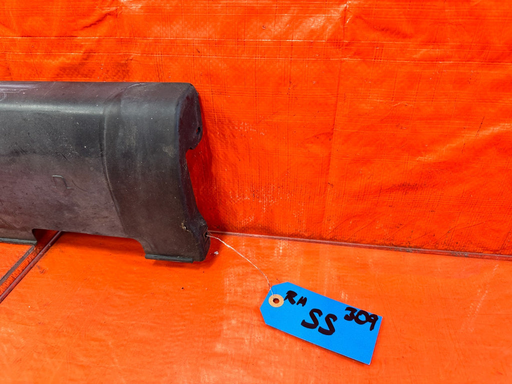 94 01 ACURA INTEGRA   2 DOOR   SIDE SKIRT ROCKER MODLING RIGHT SIDE OEM #3091