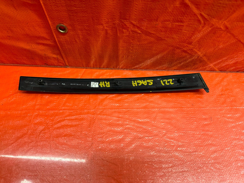 96 00 HONDA CIVIC COUPE & HATCH PASSENGER RIGHT DOOR SASH TRIM MOLDING STRIP 2215