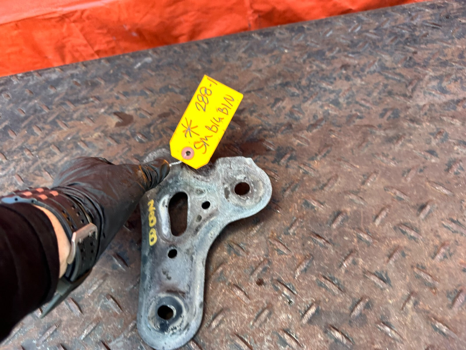 02 10 LEXUS SC430   FRONT SUB FRAME BRACE STIFFENER BRACKET OEM #288 110