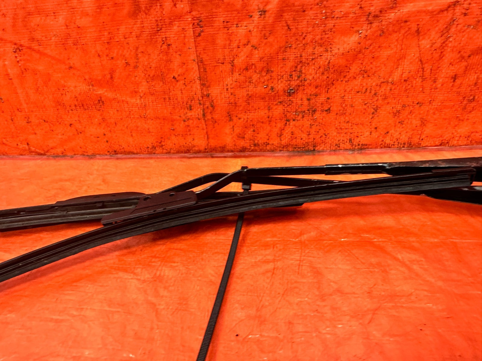 92 95 HONDA CIVIC   LEFT & RIGHT WINDSHIELD WIPER ARMS   OEM #32710