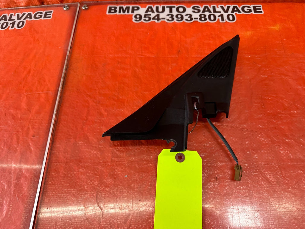 08 15 INFINITI G37 & Q60    PASSENGER RIGHT TWEETER W/ GARNISH TRIM   OEM #2453