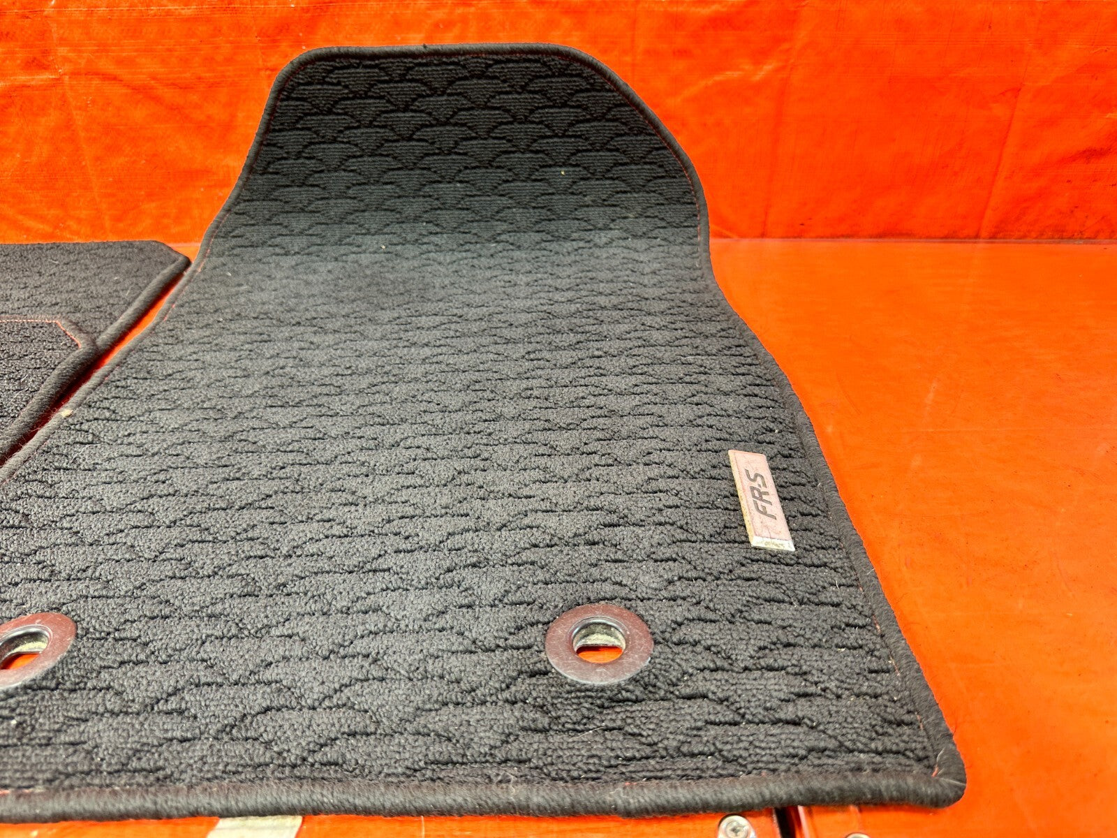 13 16 SCION FRS   FLOOR MAT SET   BLACK COLOR   LEFT RIGHT FRONT REAR   OEM 2931