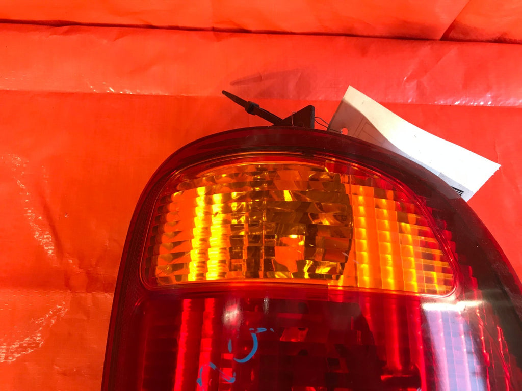 OEM 1999 99 FORD WINDSTAR PASSENGER RIGHT TAIL LIGHT LAMP R RH F22 13B504 A5