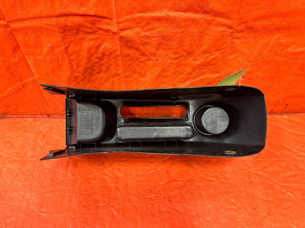 02 05 HONDA CIVIC SI EP3 HATCH   ARM REST CUP HOLDER PORTION REAR PART OEM 3064