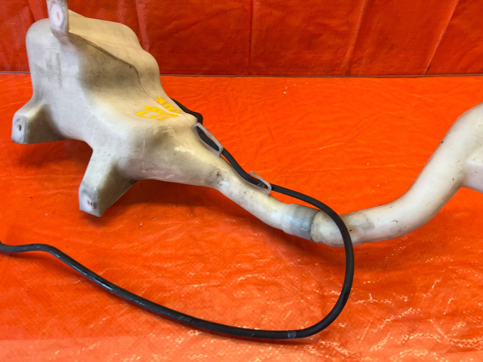 06 11 HONDA CIVIC 4 DOOR SEDAN   WINDSHIELD WIPER FLUID RESERVOIR TANK OEM #1516