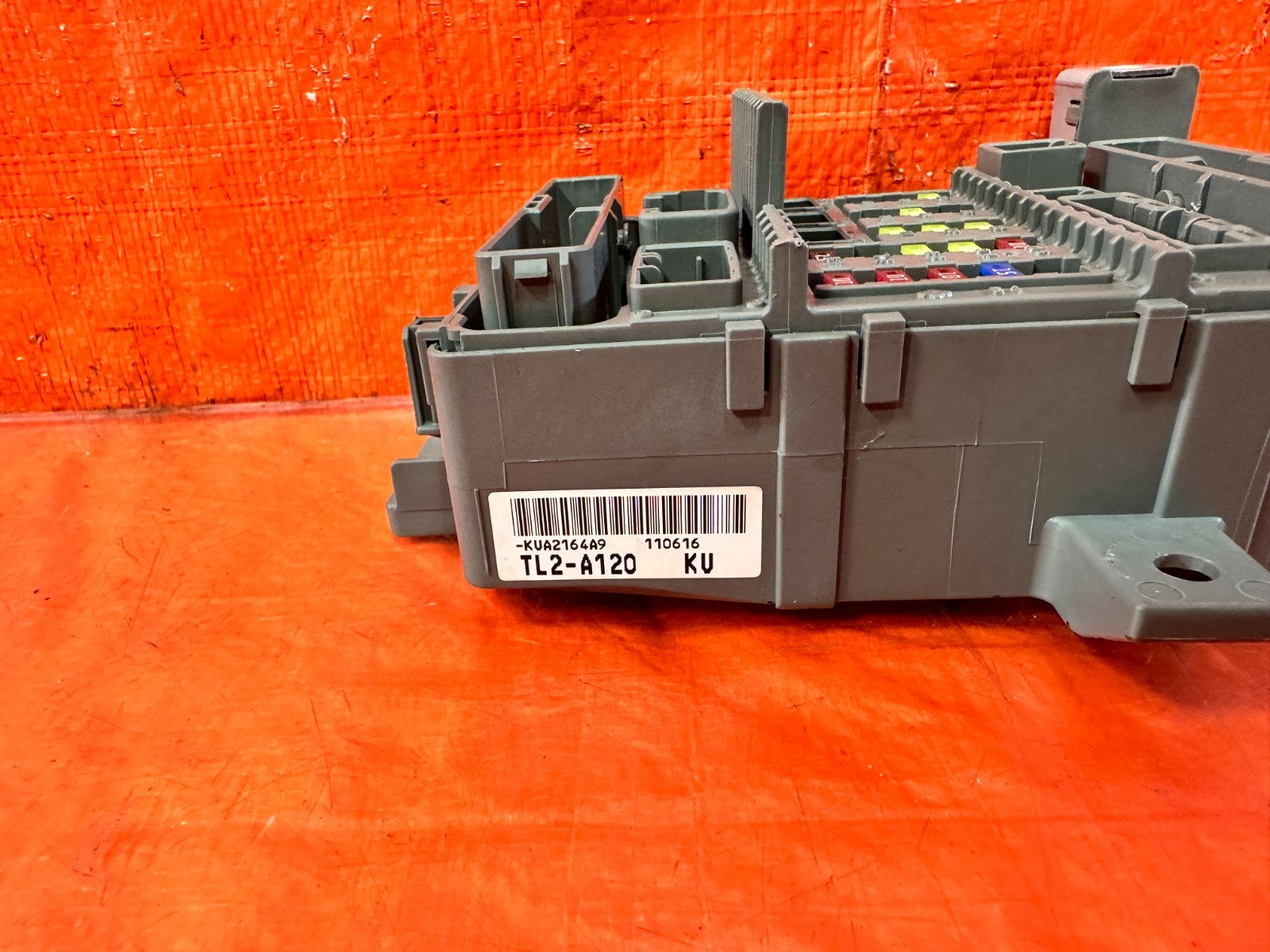 11 14 ACURA TSX   PASSENGER RIGHT   INTERIOR FUSE BOX PANEL   OEM 3052