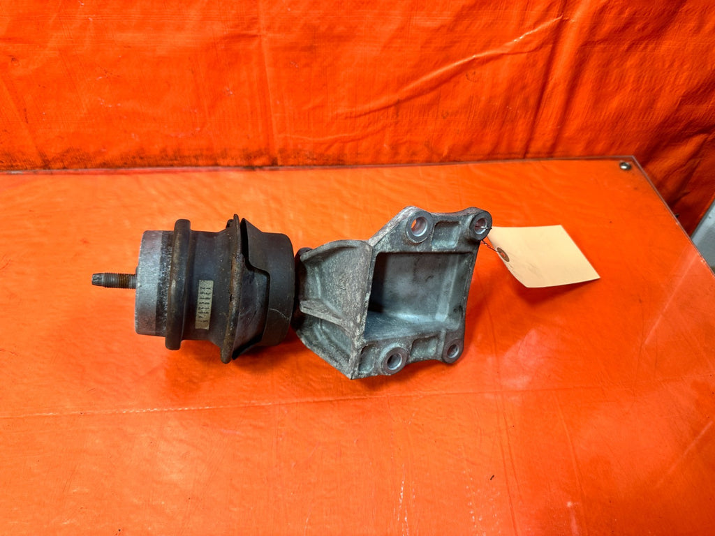 08 15 INFINITI G37 Q60 RWD ONLY DRIVER LEFT ALUMINUM ENGINE BRACKET & MOUNT 3297