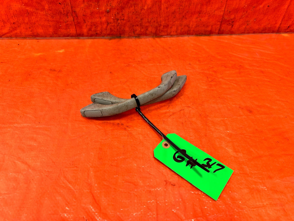 90 91 HONDA CIVIC HATCHBACK   INTERIOR HEADLINER GRAB HANDLES   LEFT & RIGHT 3170