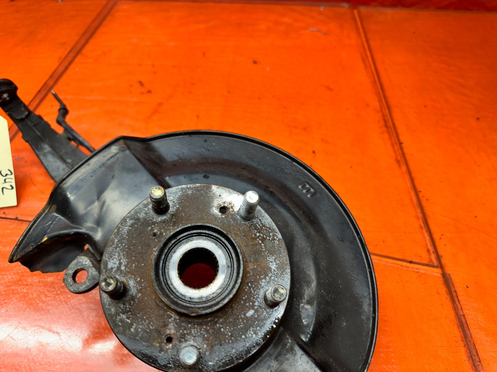 04-08 ACURA TSX 4D 2.4L K24A2 LEFT FRONT DRIVER STEERING KNUCKLE SPINDLE HUB 3427
