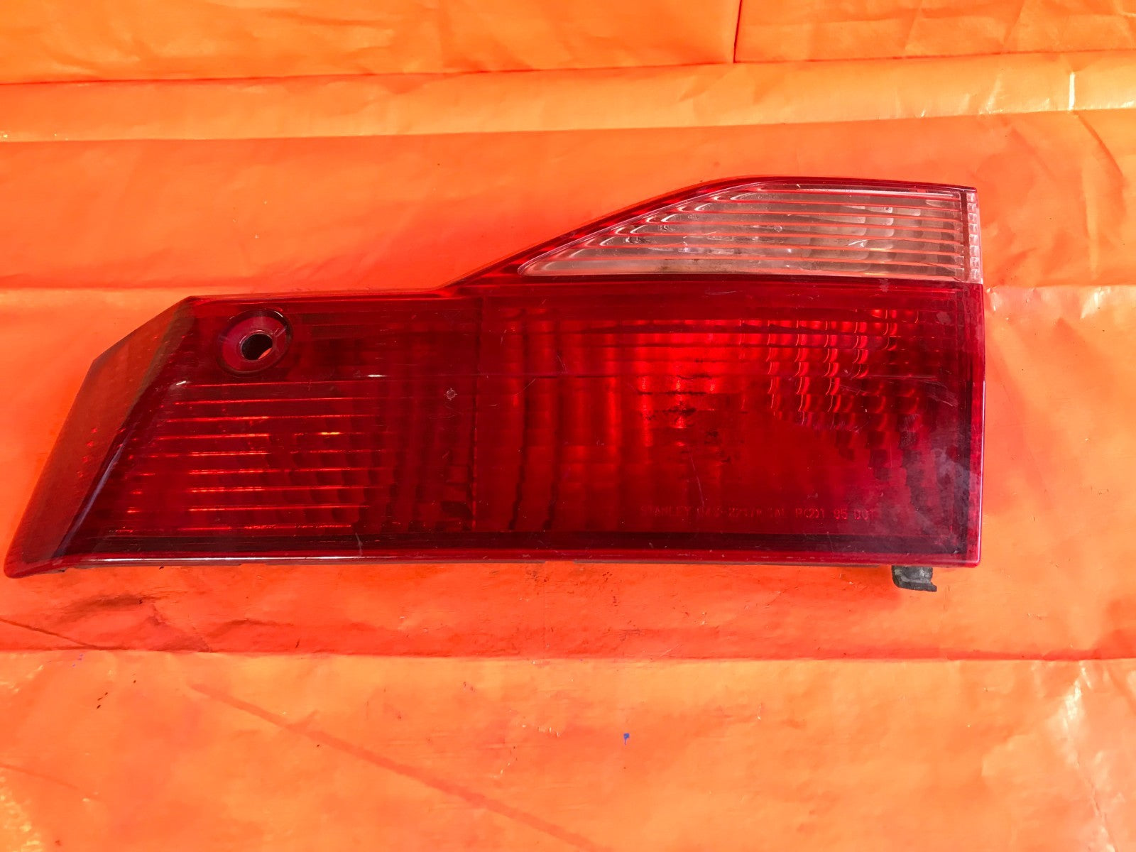 OEM 1998 98 HONDA ACCORD 4 DOOR SEDAN PASSENGER RIGHT INNER TAIL LIGHT TRUNK R0