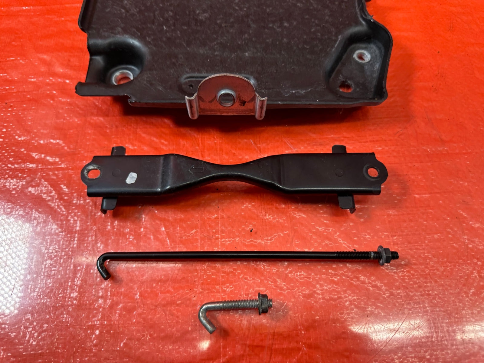 16 20 INFINITI Q50 & Q60 3.0L BATTERY TRAY MOUNTING BRACKET W/ TIE DOWN OEM #2006