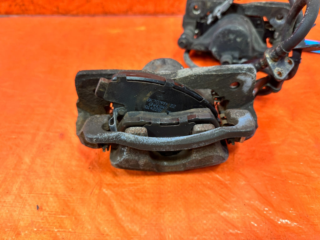 92 95 HONDA CIVIC EX SI   LEFT AND RIGHT FRONT BRAKE CALIPERS AND LINES OEM 3278