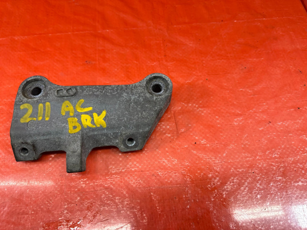 09 14 ACURA TSX 2.4L   AIR CONDITIONING AC COMPRESSOR PUMP BRACKET   OEM #2113