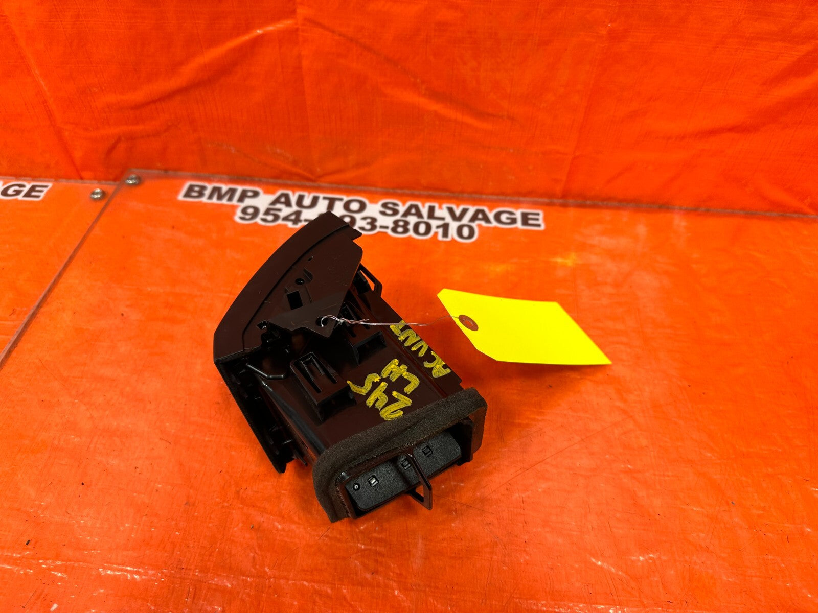 08 13 INFINITI G37 COUPE 2D DRIVER LEFT AC AIR CONDITIONING VENT L LH   OEM #2457