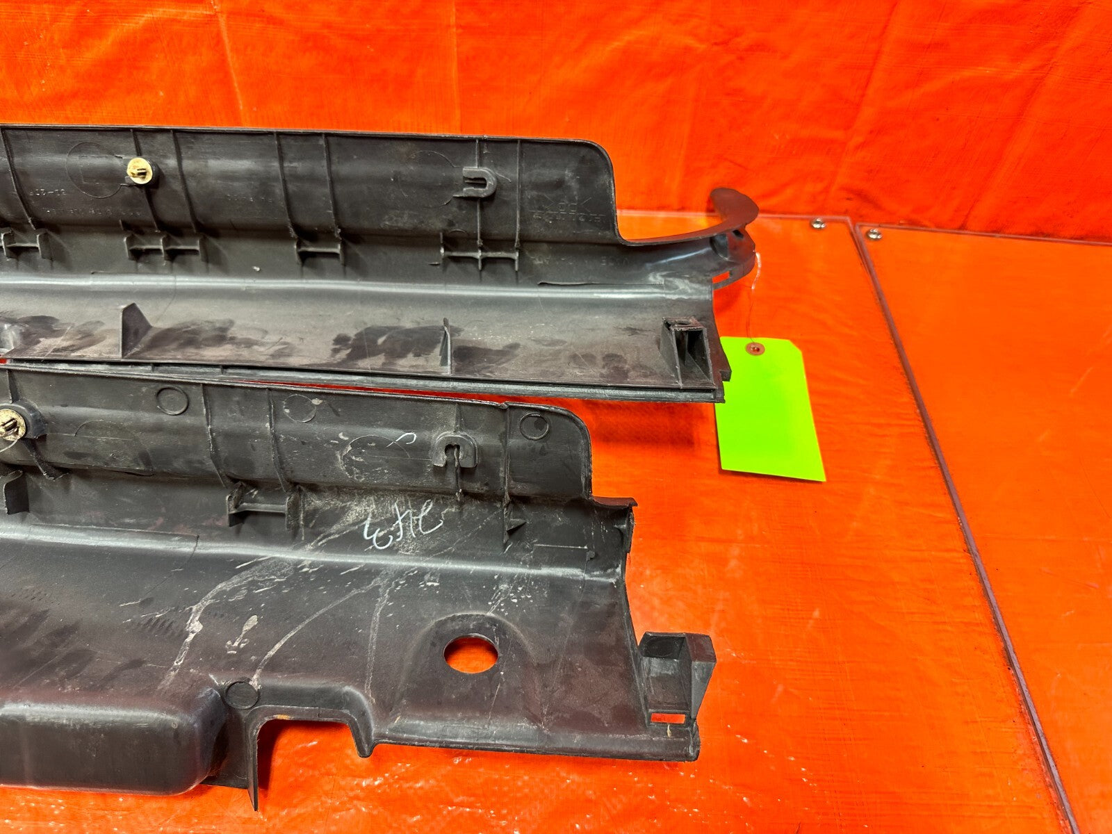 96 00 HONDA CIVIC COUPE   LEFT AND RIGHT FLOOR PILLARS SCUFF PLATES GRAY OEM 28513