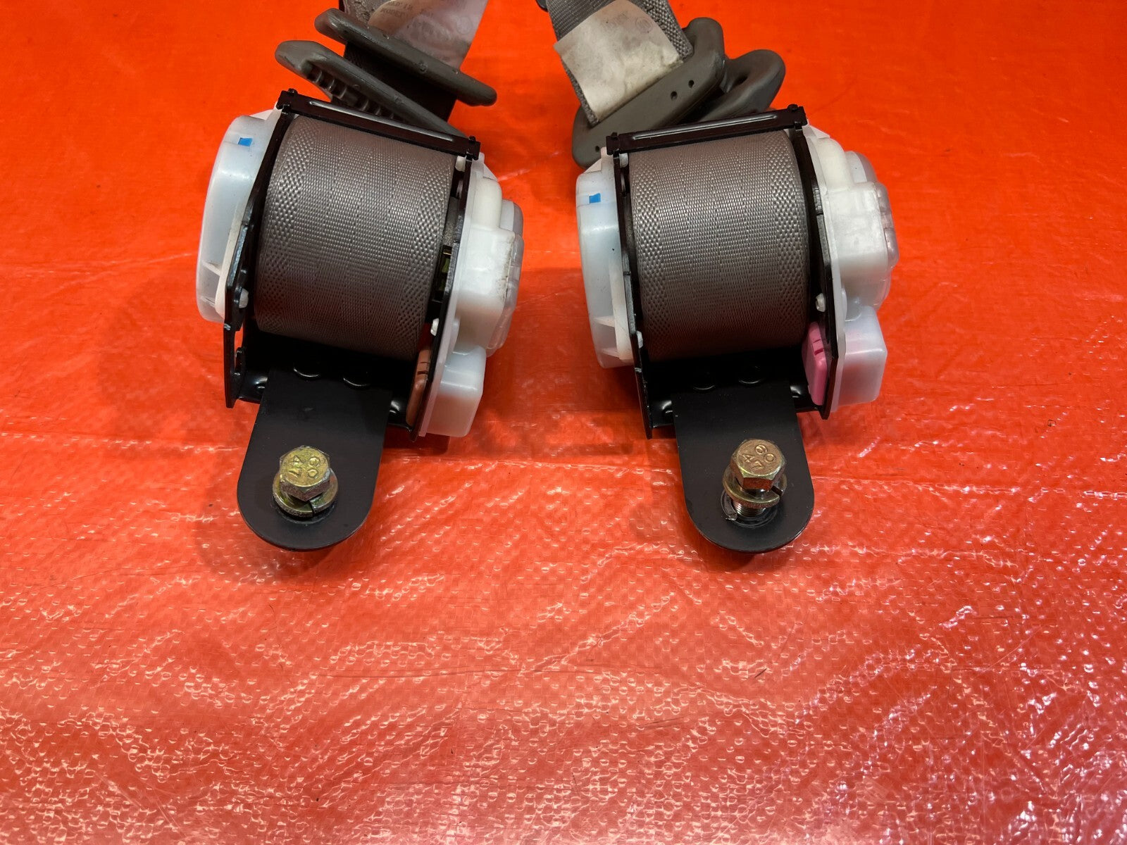 02 06 ACURA RSX TYPE S & BASE   REAR SEAT BELT SET LEFT RIGHT   TAN   OEM #1494