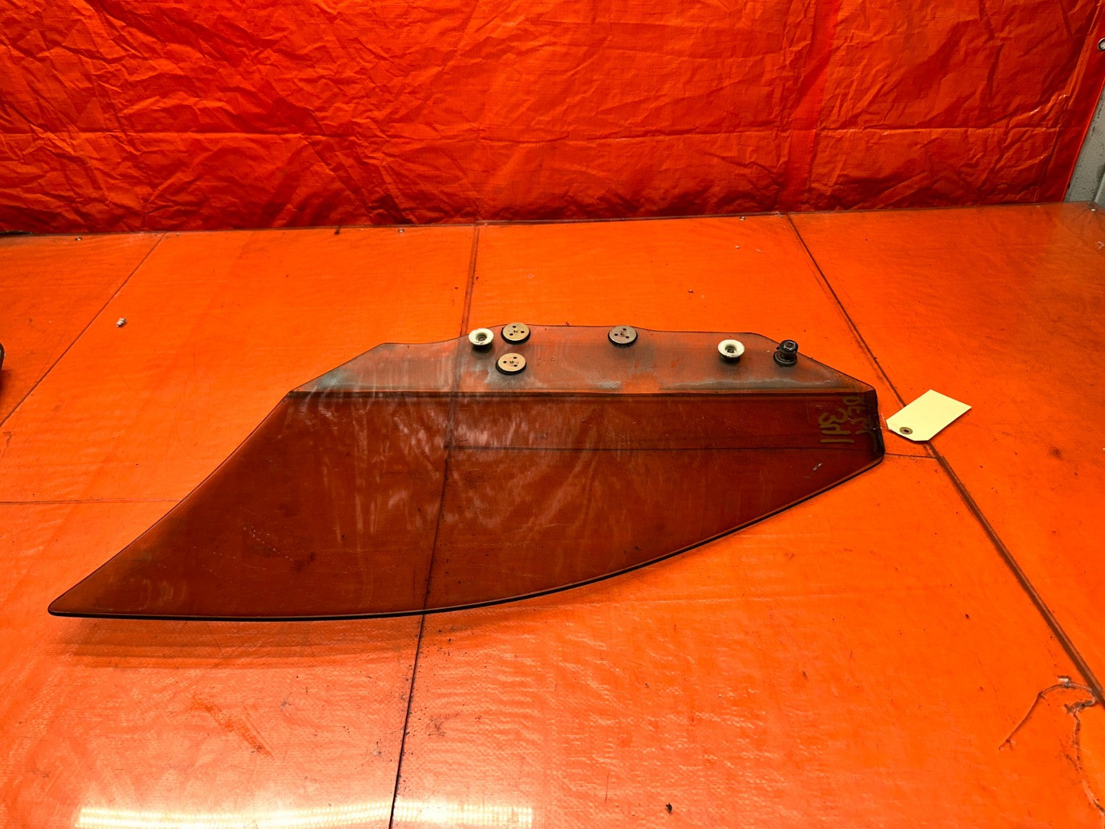 94-01 ACURA INTEGRA 4D 1.8L RIGHT FRONT PASSENGER DOOR WINDOW GLASS OEM #34113