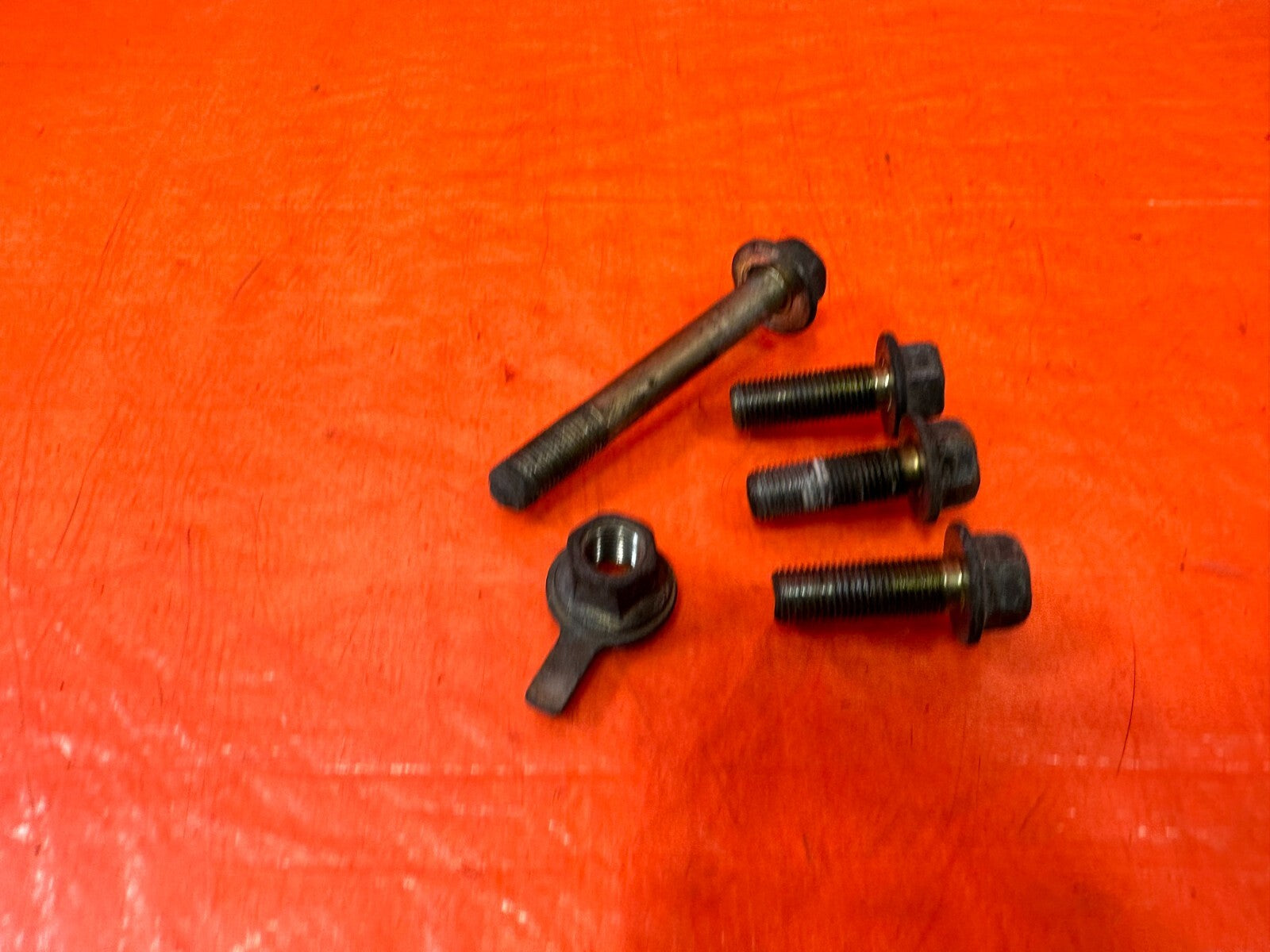 02 05 HONDA CIVIC SI EP3 HATCH   FRONT TRANSMISSION MOUNT BOLTS HARDWARE OEM 2586