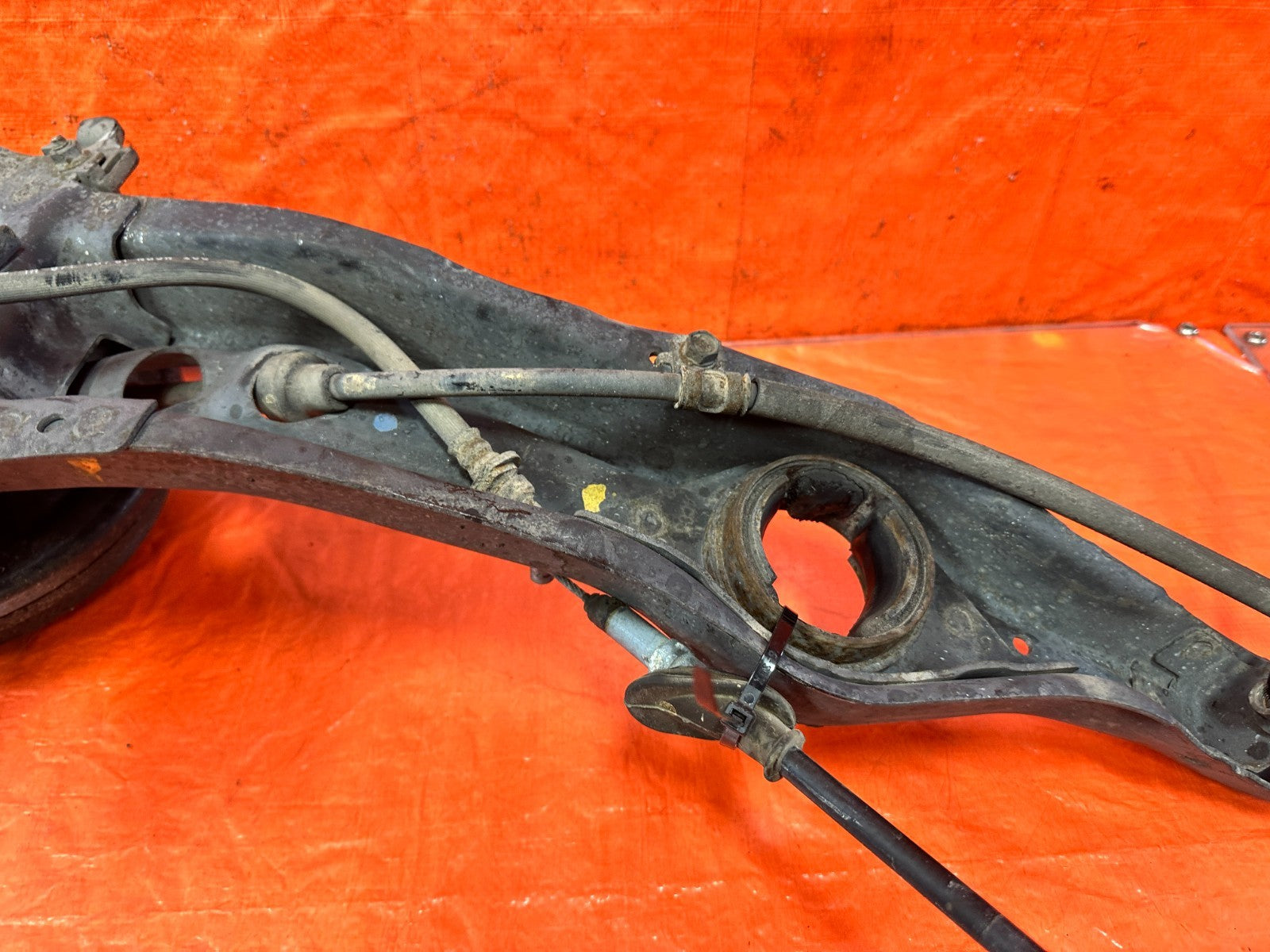 92 95 HONDA CIVIC   PASSENGER RIGHT REAR TRAILING ARM LOWER ARM   OEM 3279