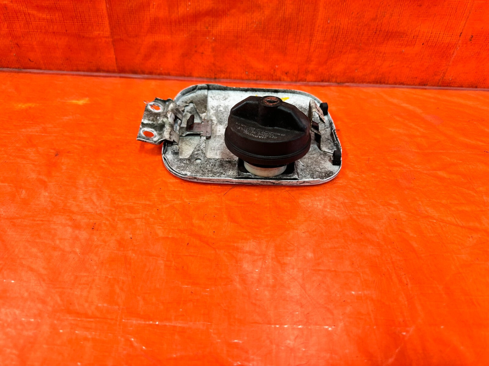 94 01 ACURA INTEGRA   2 DOOR MODEL ONLY GASOLINE GAS FUEL FILLER LID CAP OEM 2812