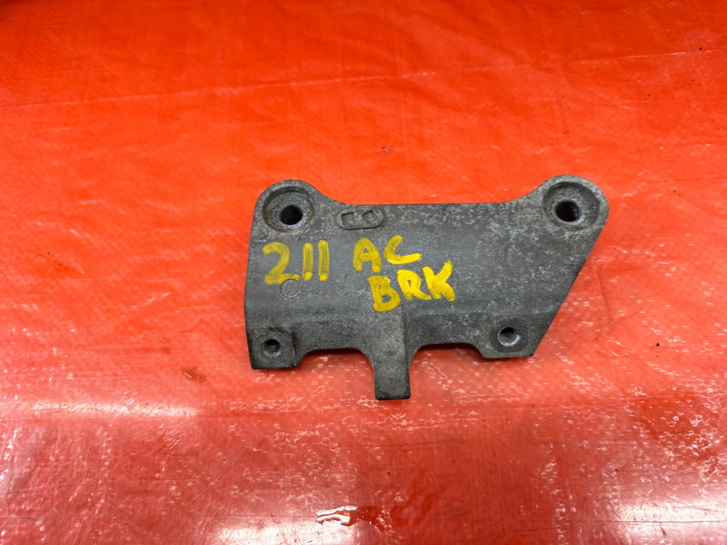 09 14 ACURA TSX 2.4L   AIR CONDITIONING AC COMPRESSOR PUMP BRACKET   OEM #2114