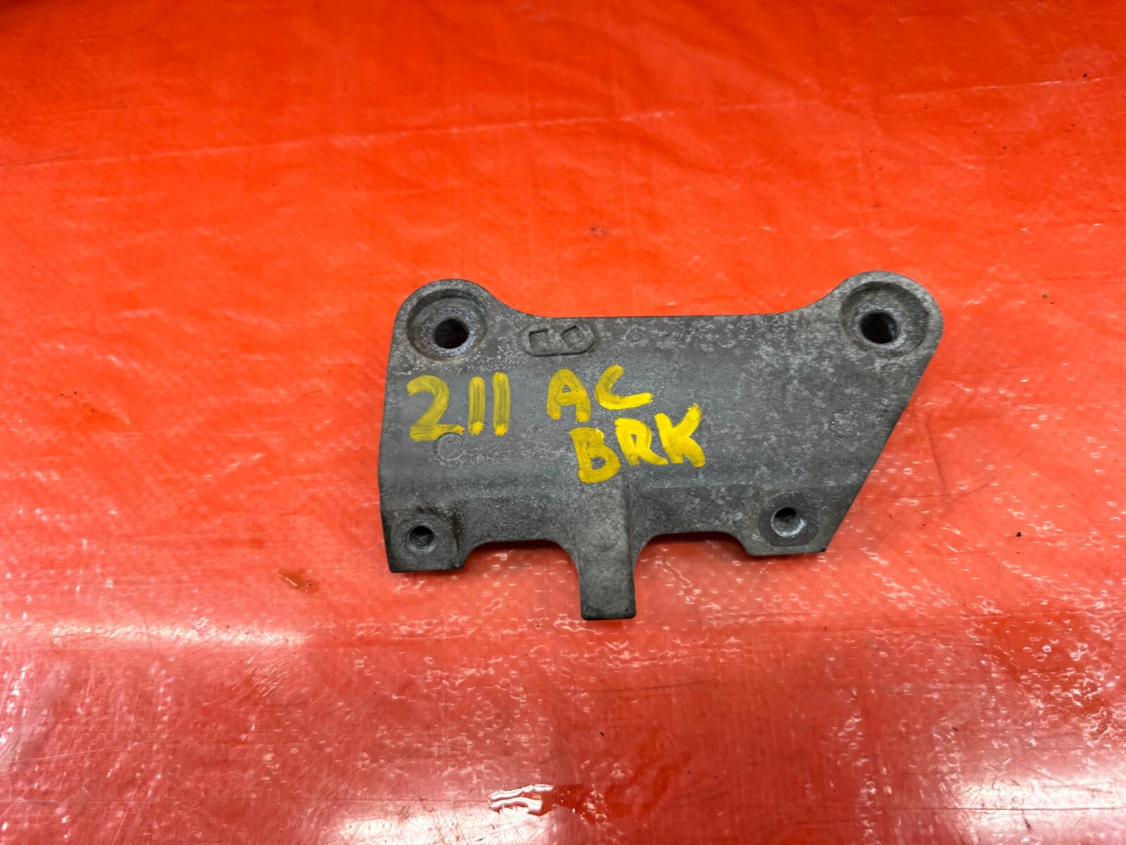 09 14 ACURA TSX 2.4L   AIR CONDITIONING AC COMPRESSOR PUMP BRACKET   OEM #2114