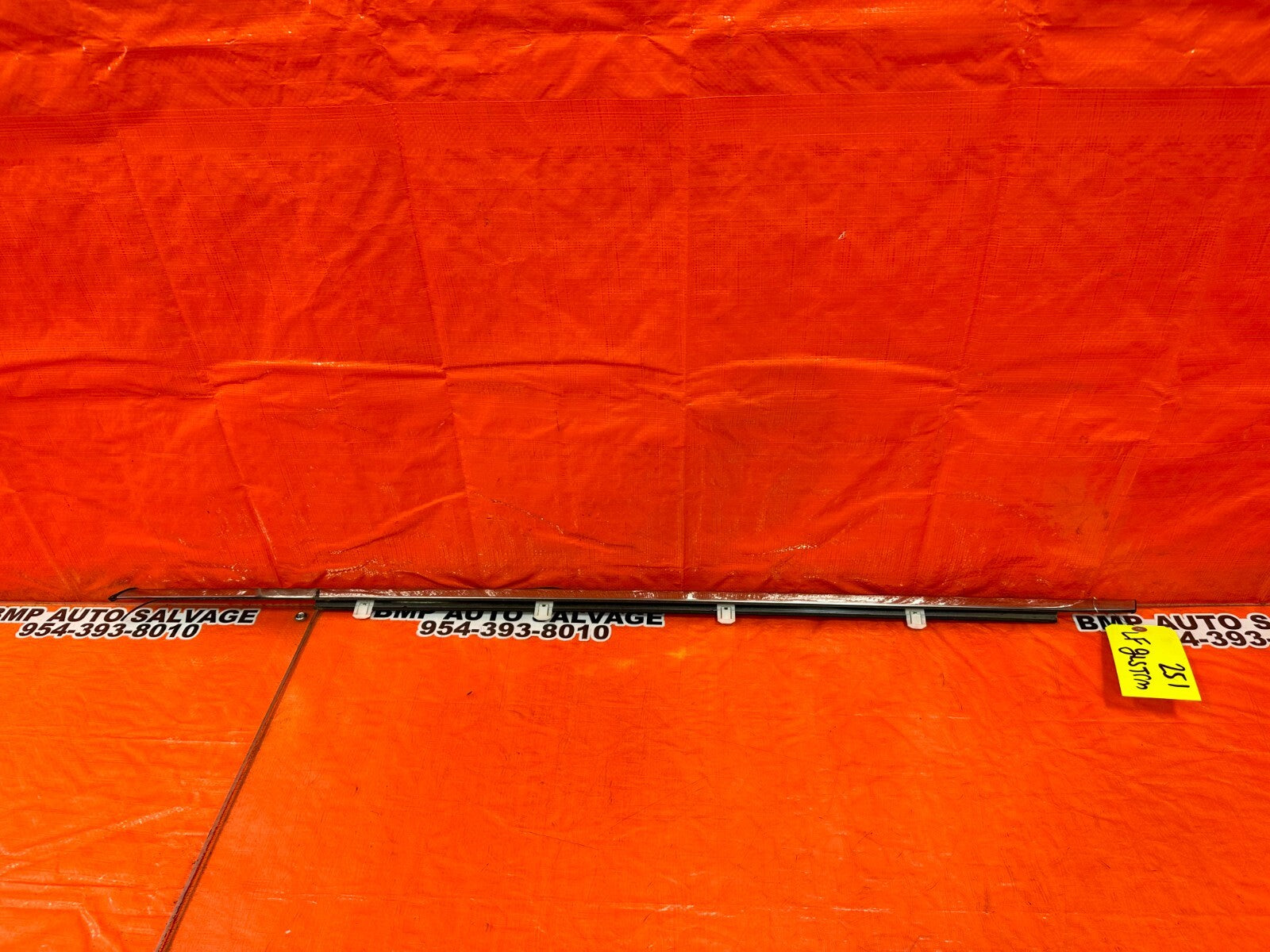 08 12 HONDA ACCORD SEDAN   DRIVER LEFT FRONT EXTERIOR GLASS TRIM   OEM 2510