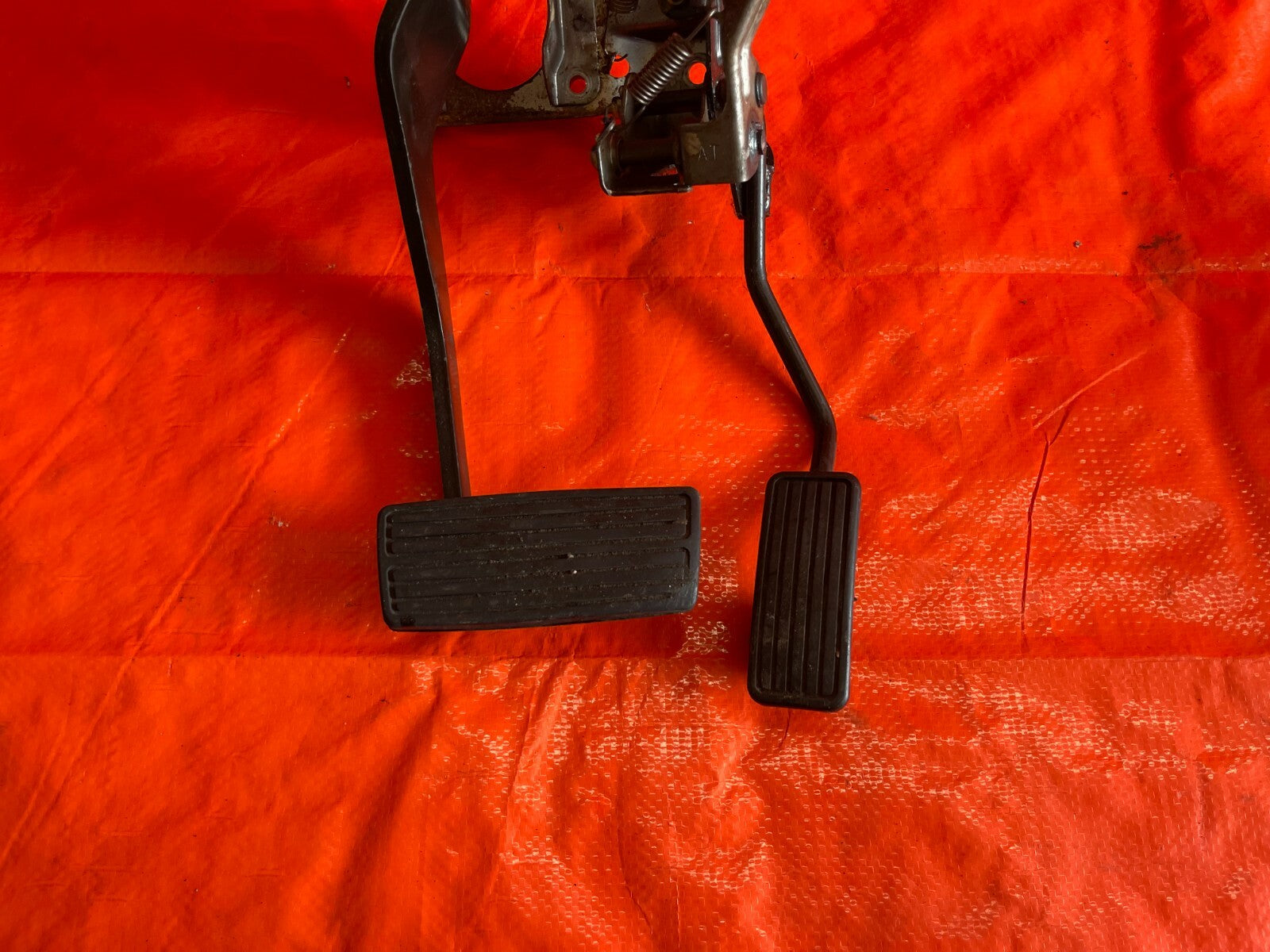 92 95 HONDA CIVIC   AUTOMATIC MODELS ONLY   GASOLINE GAD ACCELERATOR BRAKE PEDAL3