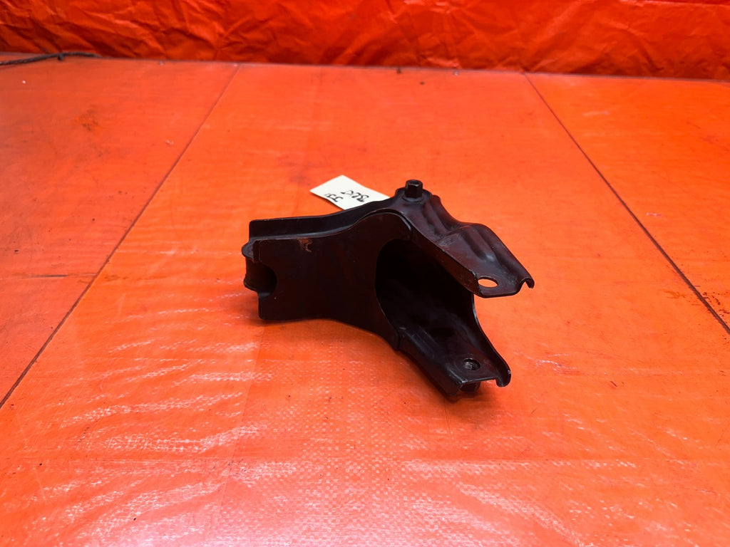 94 01 ACURA INTEGRA MANUAL REAR TRANSMISSION MOUNT T BRACKET OEM #3316