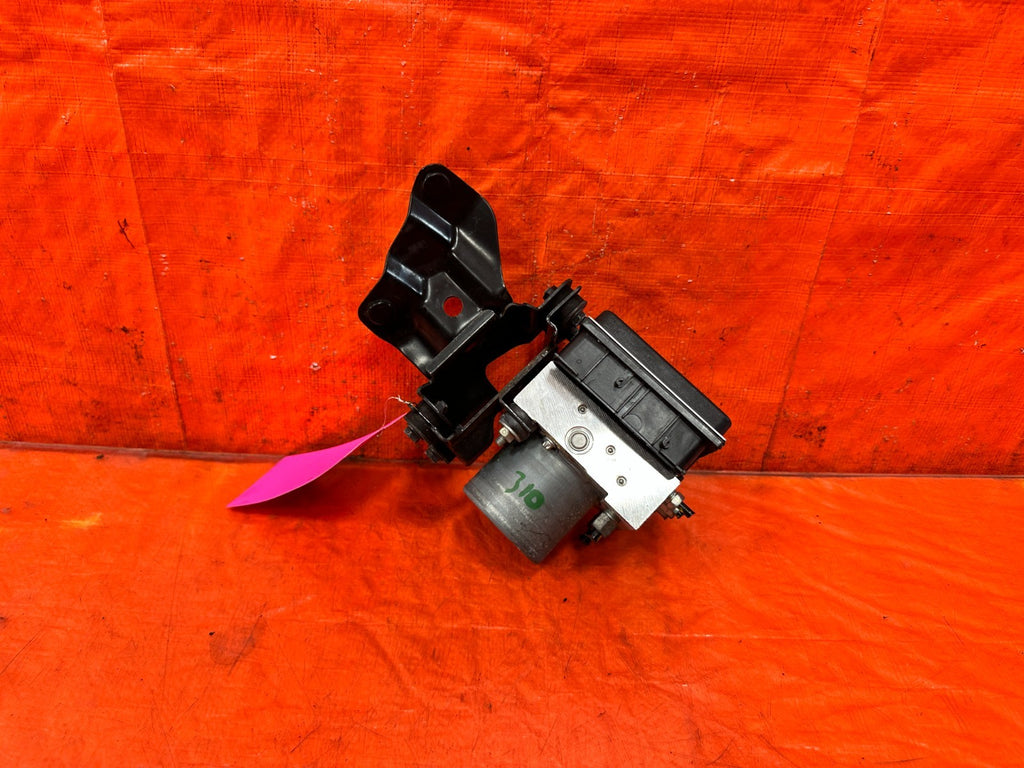 09 15 INFINITI G37 CONVERTIBLE   ABS PUMP ANTI SKID LOCK ACTUATOR VSA MODULATOR4