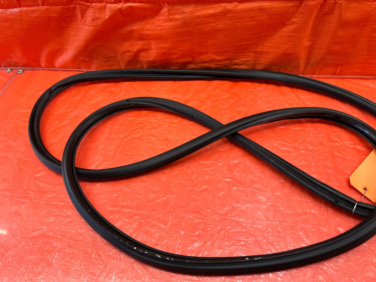 10 16 PORSCHE PANAMERA PASSENGER RIGHT REAR DOOR WEATHER STRIP RUBBER   OEM #6510