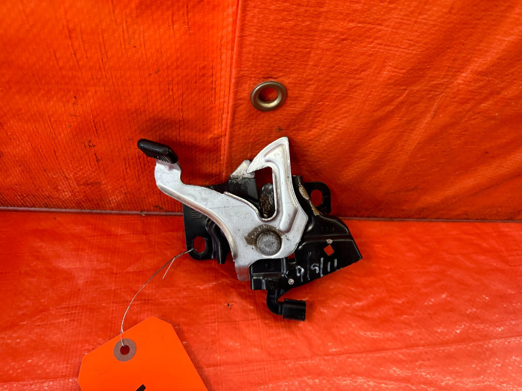 08 12 HONDA ACCORD SEDAN   HOOD LATCH LOCKING MECHANISM LOCK   OEM FACTORY #2393