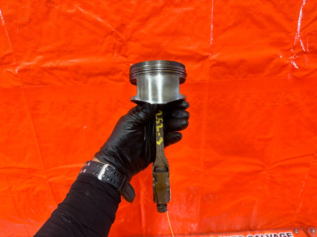 97 01 HONDA PRELUDE   H22 H22A H22A4   PISTON AND CONNECTING ROD   OEM #252 38