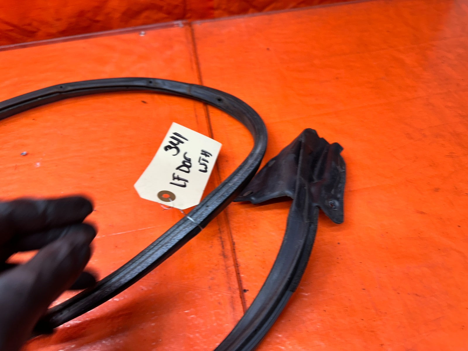94-01 ACURA INTEGRA 4D 1.8L LEFT FRONT LF DRIVER DOOR WEATHER STRIP SEAL OEM #345