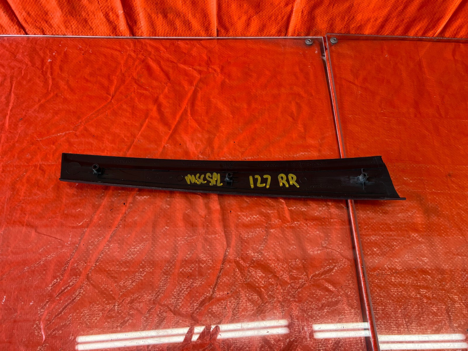 96 00 HONDA CIVIC   SEDAN PASSENGER RIGHT REAR DOOR SASH TRIM MOLDING   OEM 1277