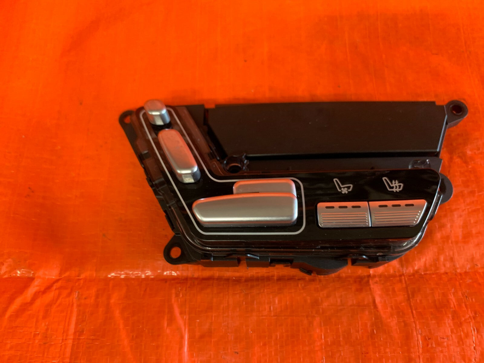 07 09 MERCEDES S CLASS W221 S550   DRIVER LEFT REAR SEAT SWITCH OEM OE 2