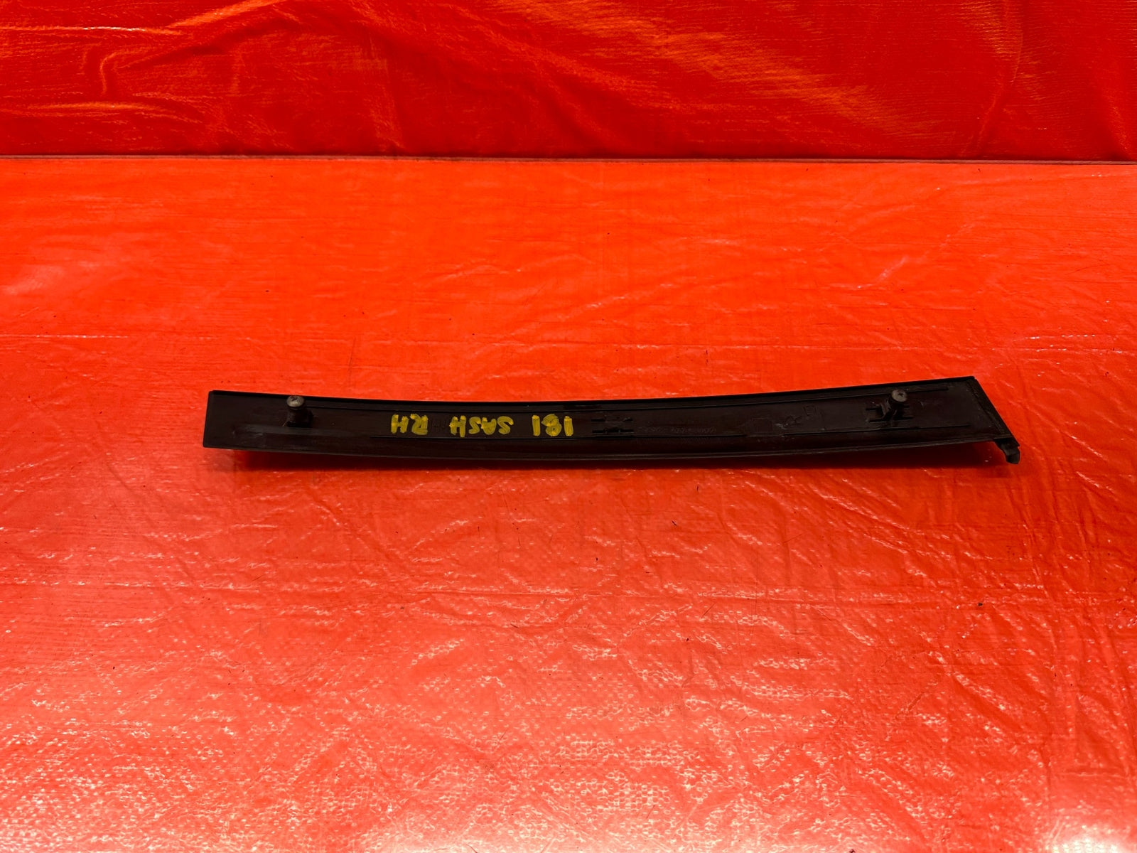 96 00 HONDA CIVIC COUPE & HATCH PASSENGER RIGHT DOOR SASH TRIM MOLDING STRIP 1818