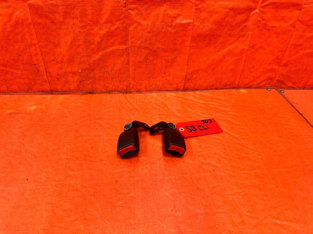 09 11 MAZDA RX8 RX 8   LEFT &  RIGHT REAR   REAR SEAT BELT BUCKLES CLIPS OEM 3030