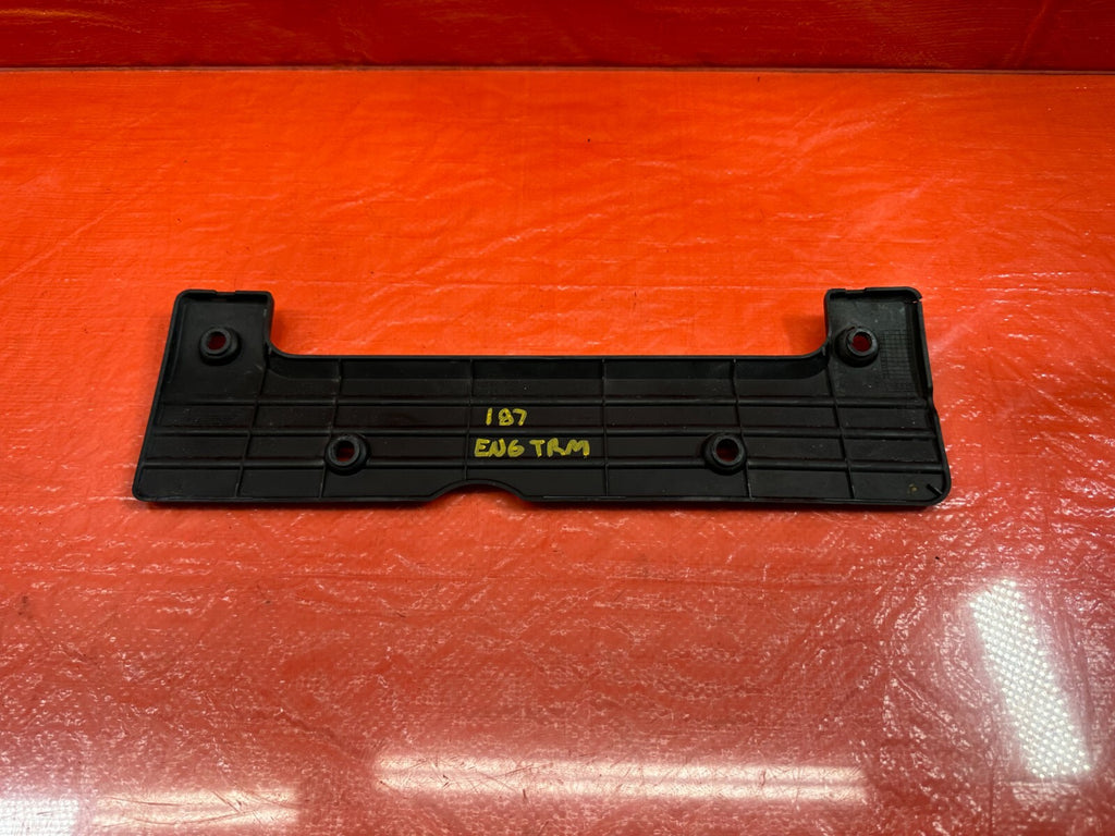 02 05 HONDA CIVIC SI EP3 HATCHBACK   IGNITION COIL PACK COVER TRIM PLASTIC #18711
