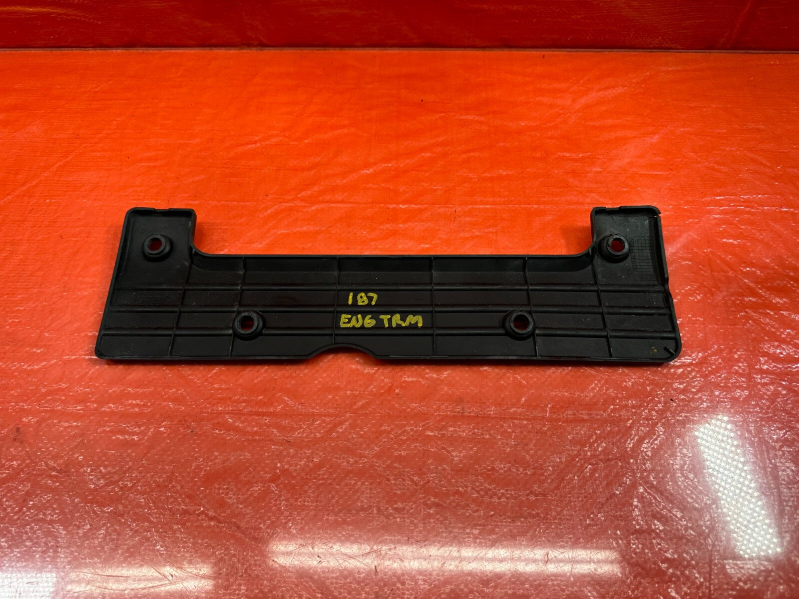 02 05 HONDA CIVIC SI EP3 HATCHBACK   IGNITION COIL PACK COVER TRIM PLASTIC #18711