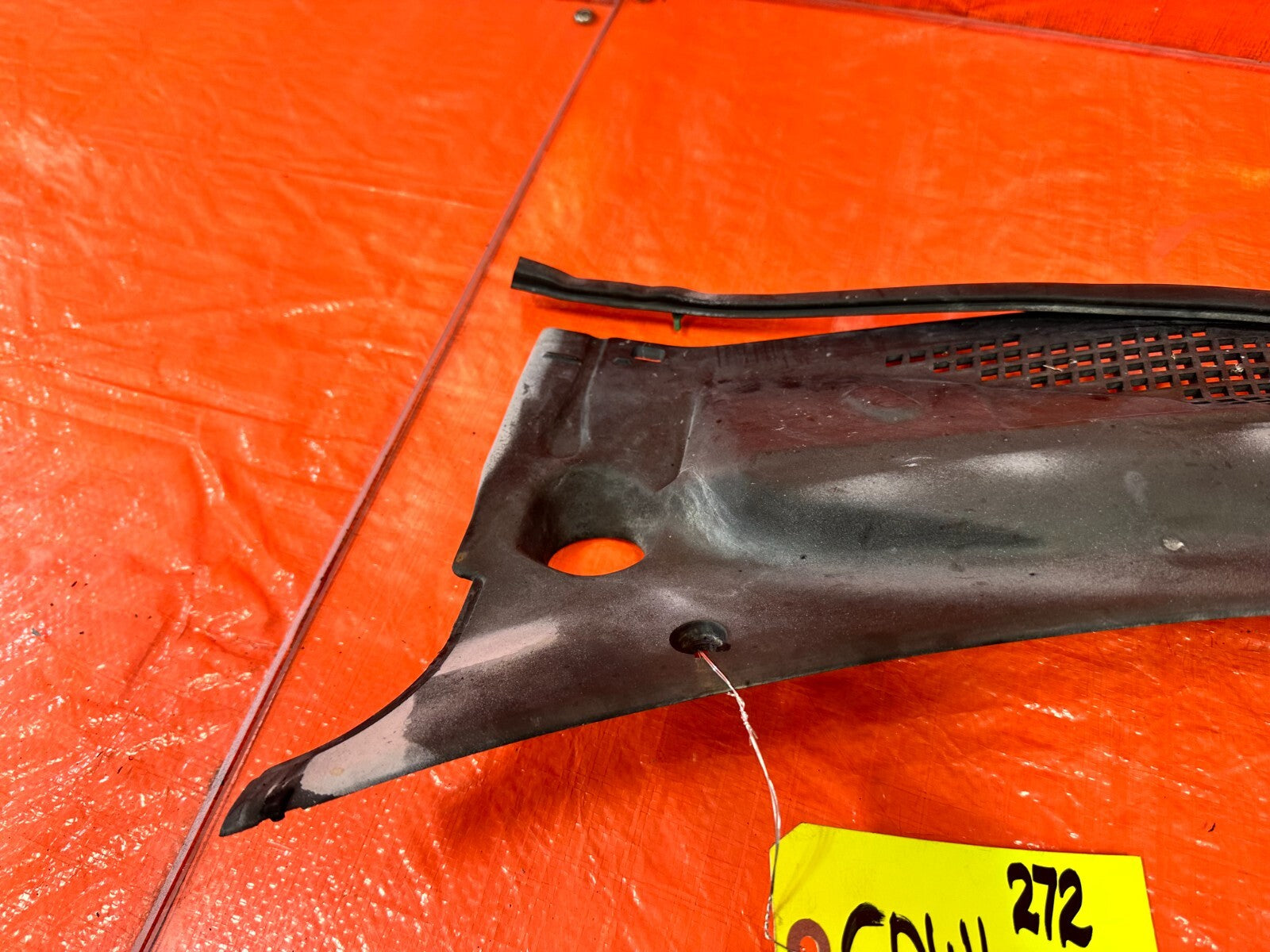 93 97 HONDA DEL SOL  WINDSHIELD WIPER COWL TRIM PLASTIC   OEM FACTORY #2722