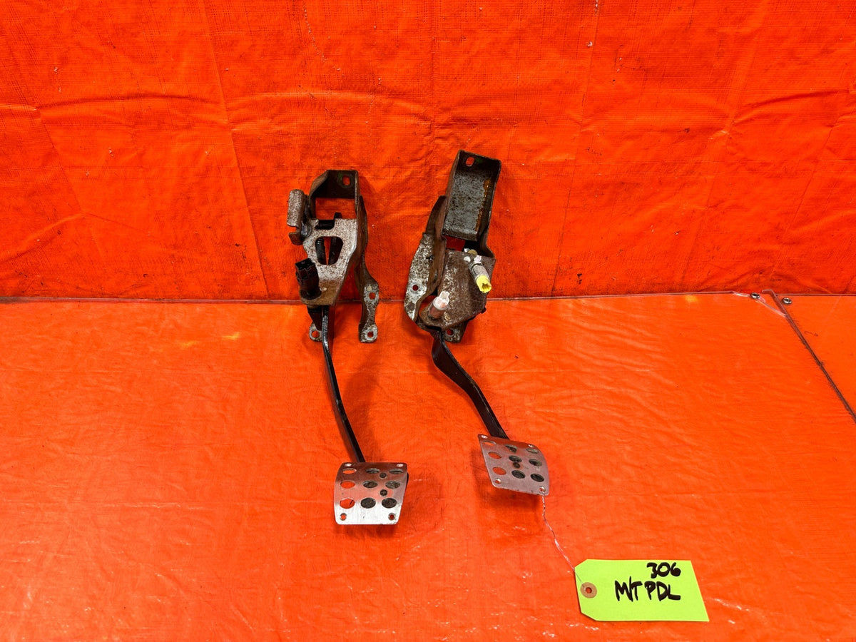 02-05 HONDA CIVIC SI EP3 HATC - MANUAL PEDALS - BRAKE CLUTCH - OEM #3060