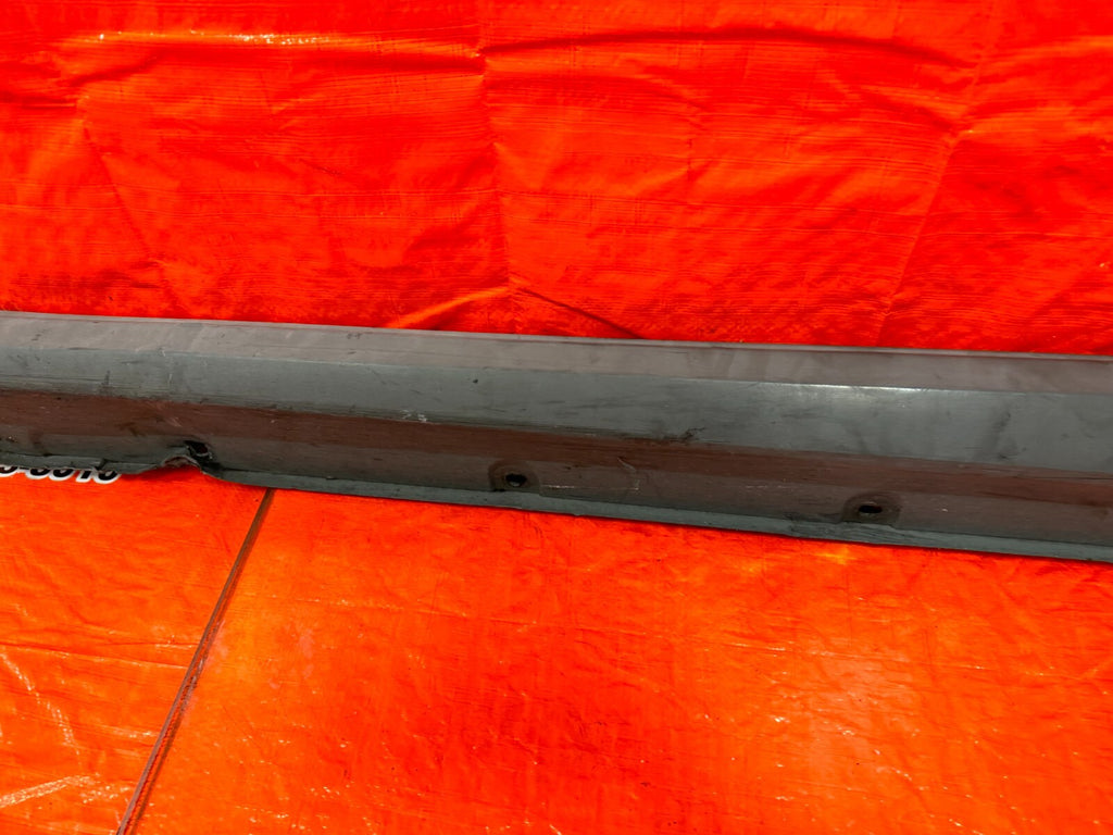 00 05 TOYOTA CELICA   SIDE SKIRT ROCKER MOLDING TRIM LEFT SIDE NON TRD   OEM 25010