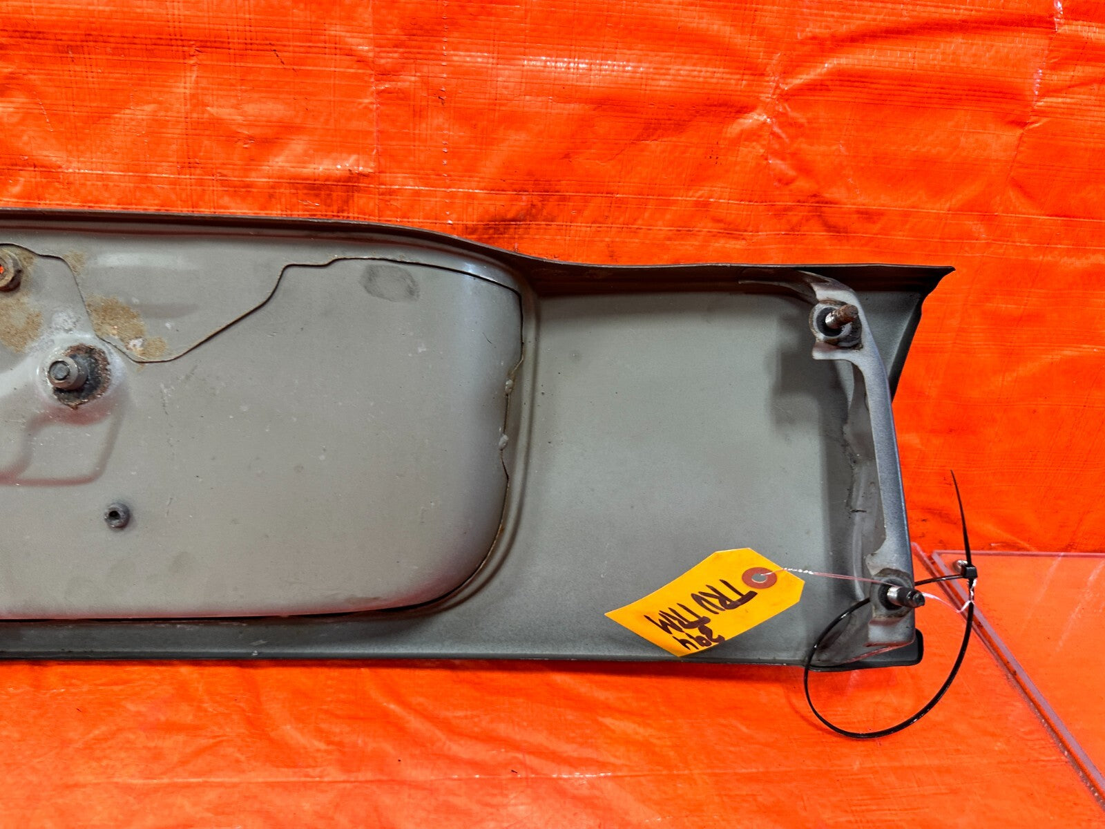 HONDA DEL SOL REAR TRUNK TAIL LIGHT TRIM SKIRT FINISH PANEL LICENSE PLATE #29412